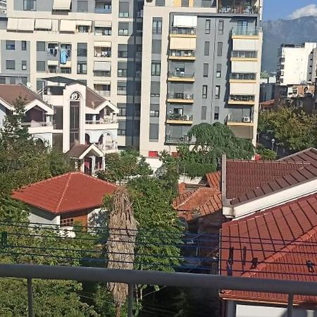 Royal 3 Hostel Tiran Dış mekan fotoğraf