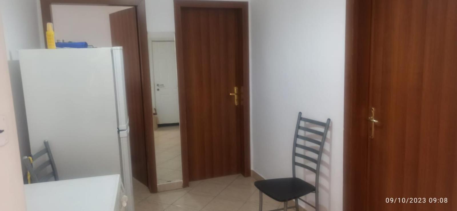 Royal 3 Hostel Tiran Dış mekan fotoğraf